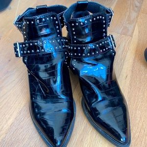 Steve Madden heeled bootie. Fake leather w/ studs.